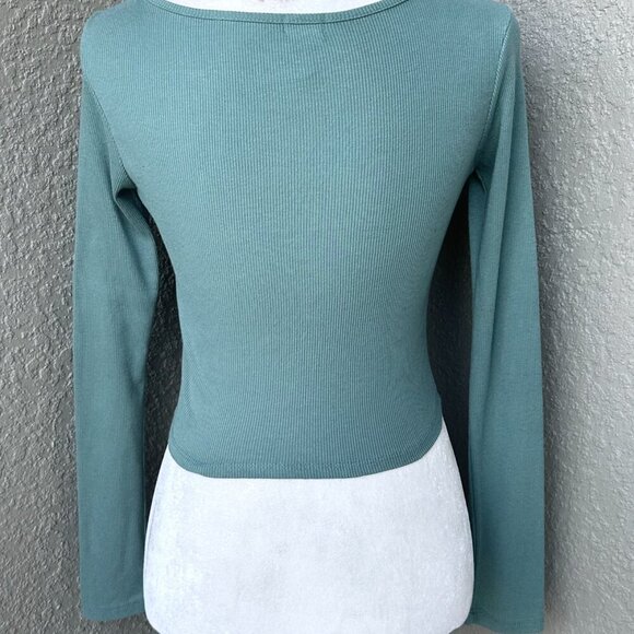 Tilly's Long Sleeve Green Cropped Top - Picture 2 of 2